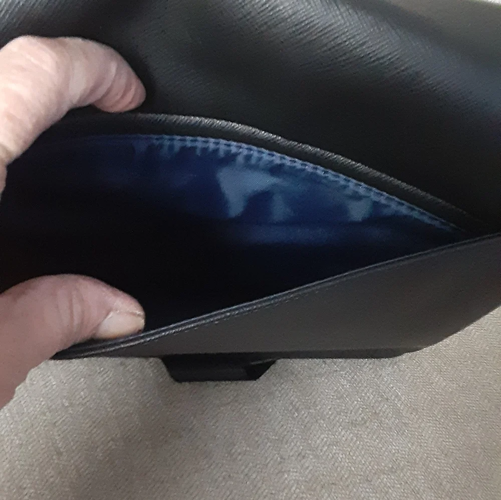 Ike By Ike Behar Men's Black Leather Messenger Bag
